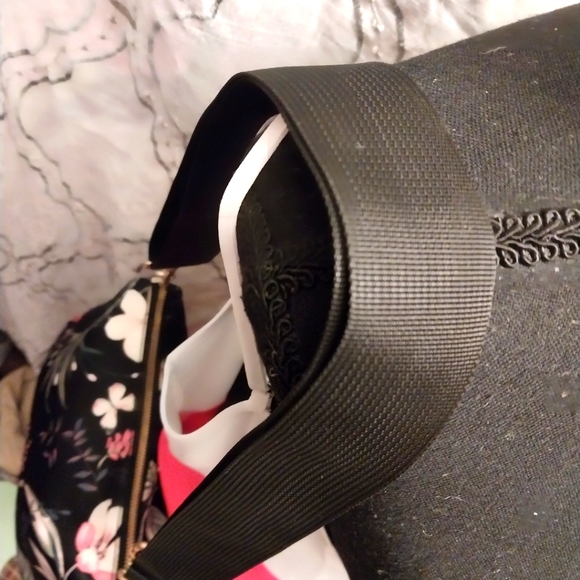 Kate Spade NWOT FLORAL Wilson Road Madelyne Floral Crossbody Botanical Bag Black - Picture 11 of 15